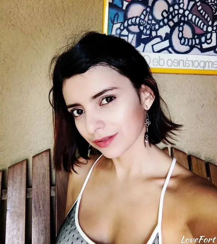 Dayana, 35